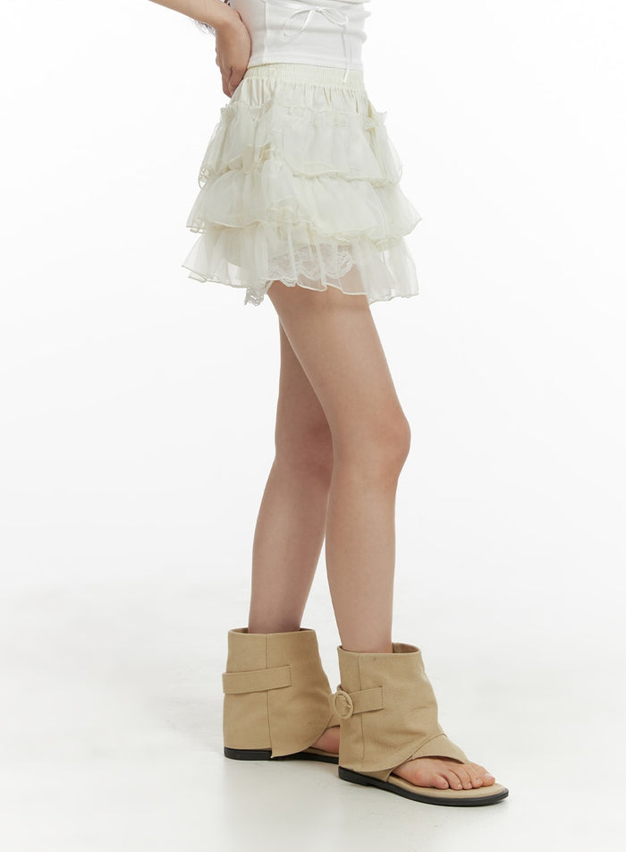 frill-lace-banding-mini-skirt-cm427 / Light beige