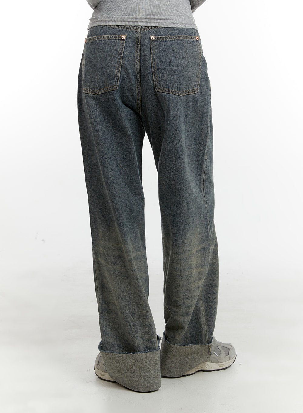 washed-straight-leg-roll-up-jeans-ca401