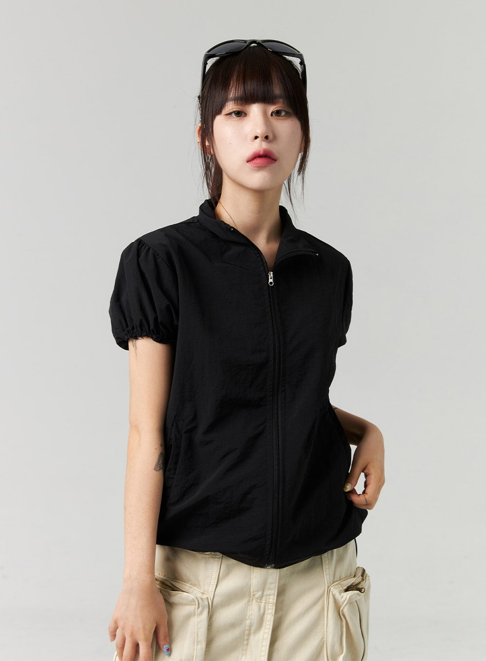 Black zip front 2025 puff sleeve top