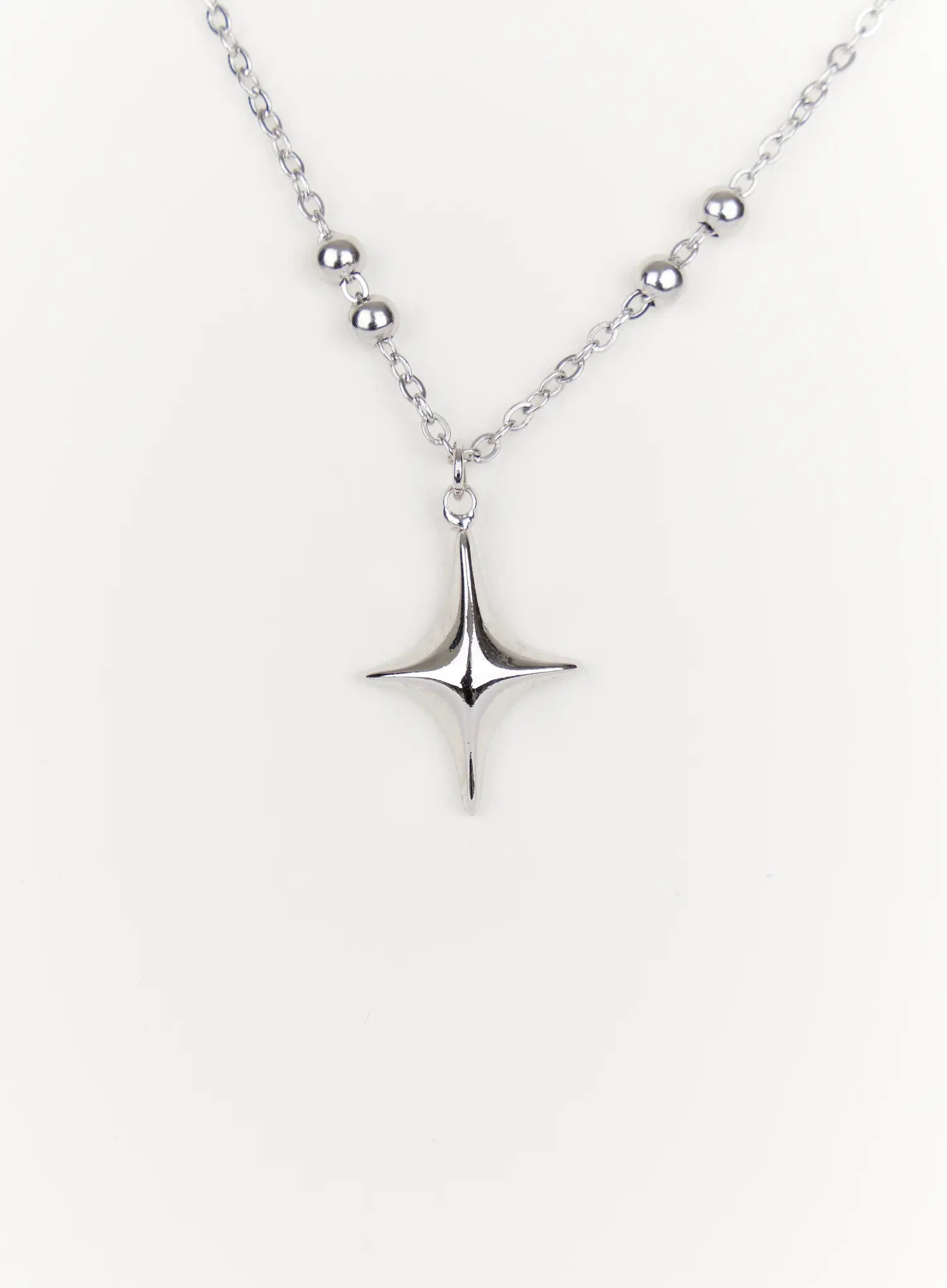 beaded-star-charm-necklace-in514 / Silver