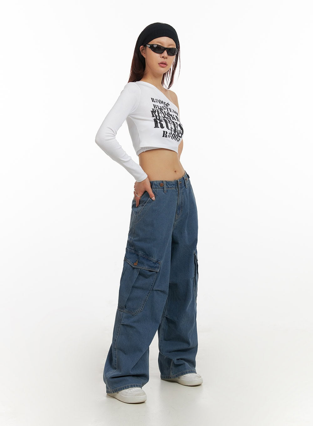 cargo-buttoned-jeans-iy410