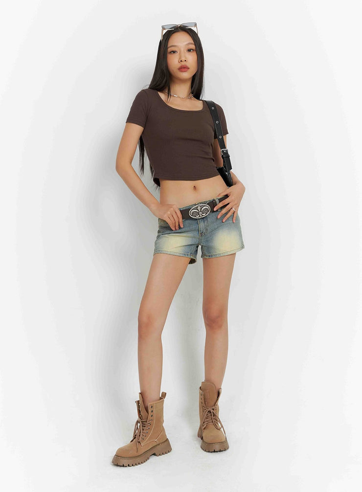 low-rise-washed-denim-shorts-iy422