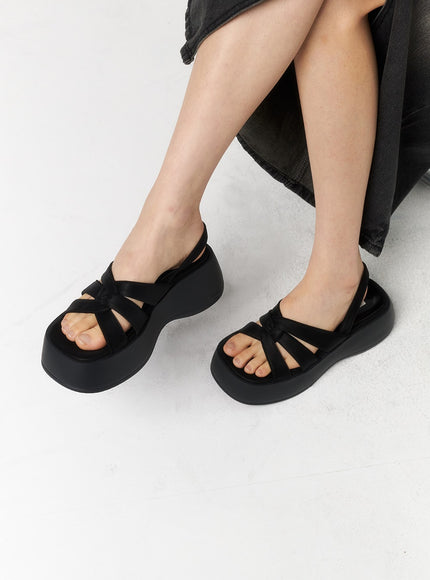 chunky-platform-sandals-cu321