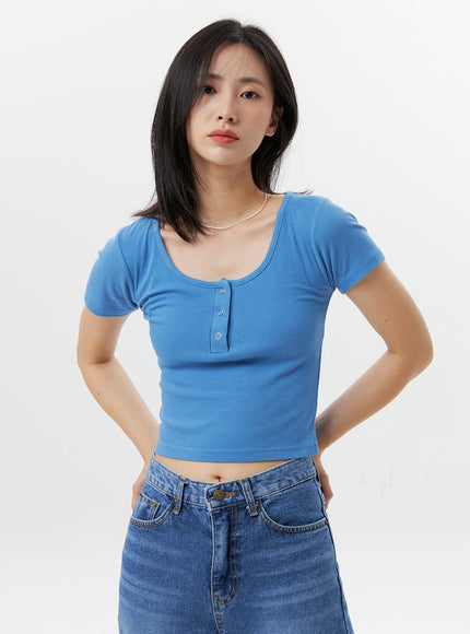 buttoned-u-neck-crop-tee-og318