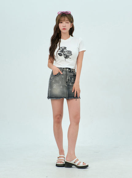 graphic-denim-mini-skirt-bu308