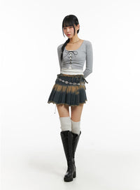 denim-washed-raw-hem-pleated-knotted-mini-skirt-cj412