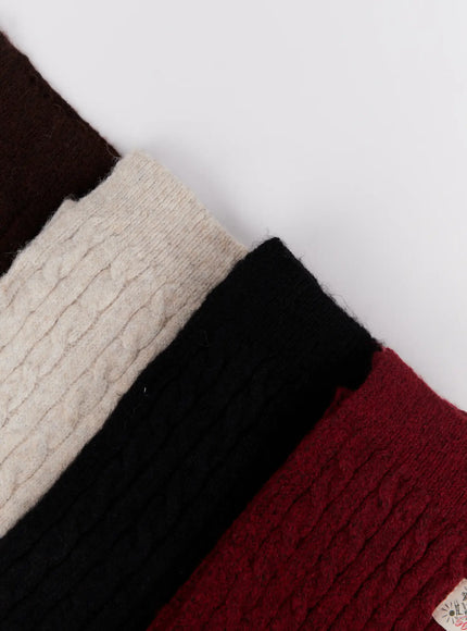 classic-cable-knit-scarf-in510