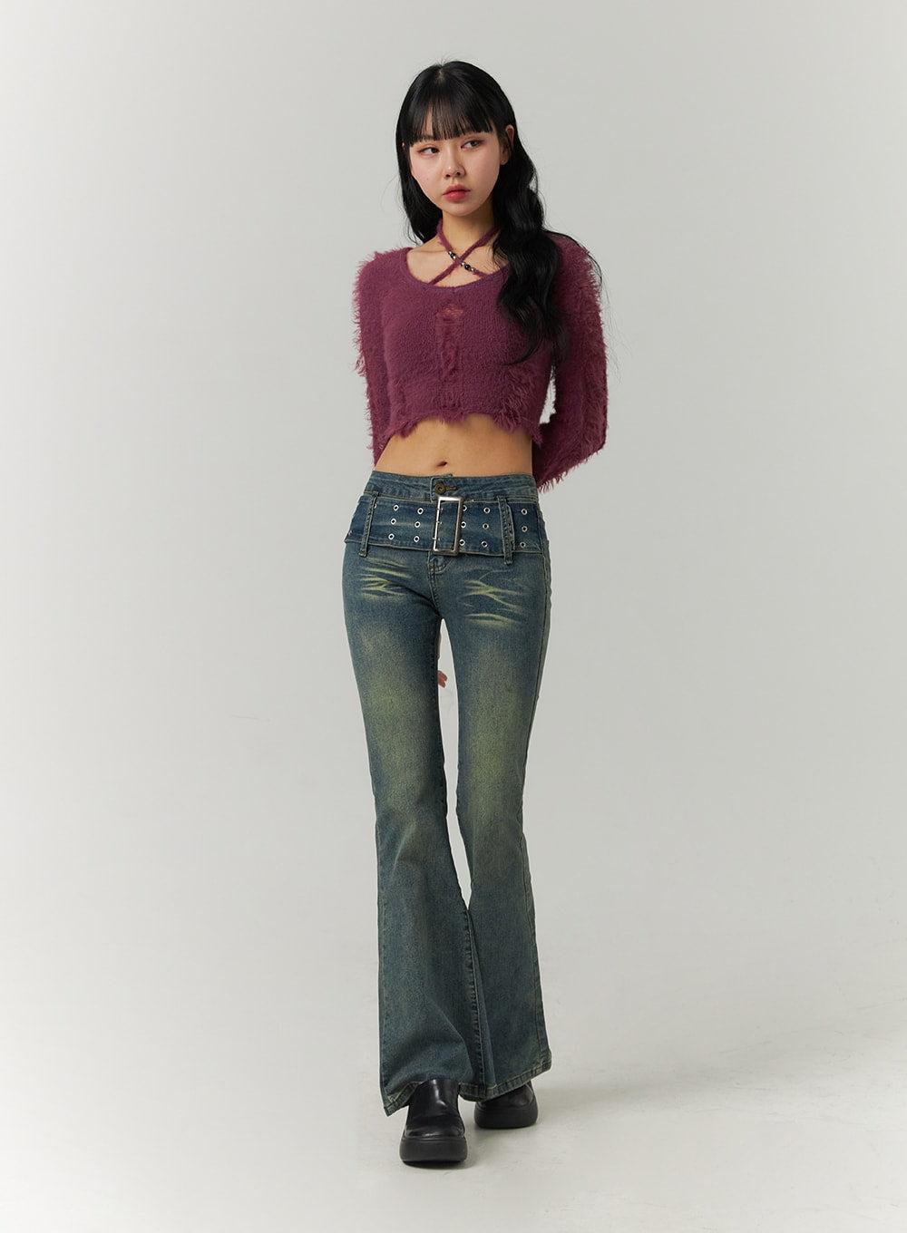 low-waist-buckle-flared-denim-jeans-cj419