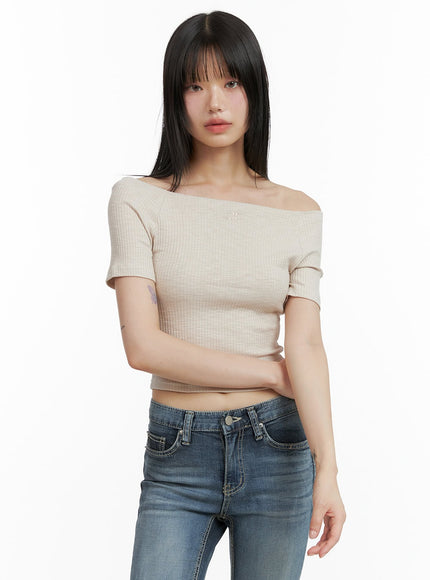 basic-off-shoulder-crop-top-cl403 / Beige