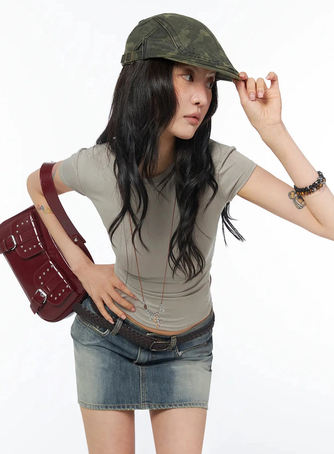slim-fit-round-neck-basic-top-iu509 / Beige
