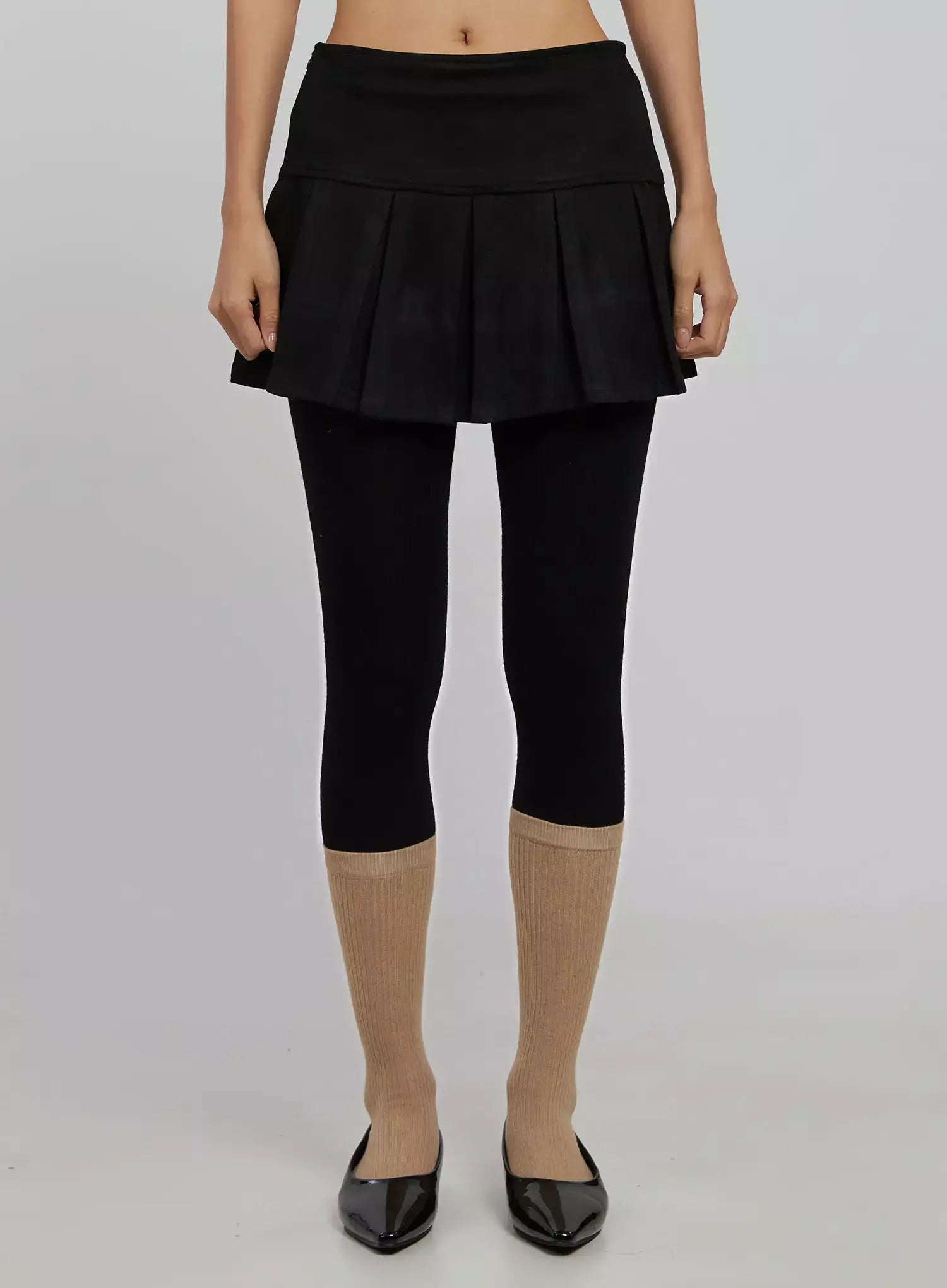 pleated-mini-skirt-ij509 / Black