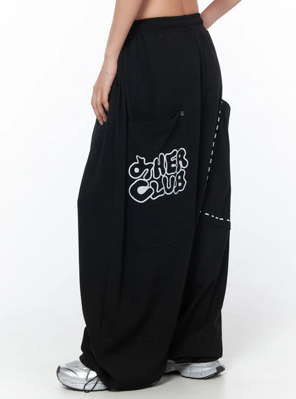 wide-leg-graphic-sweatpants-cy512 / Black