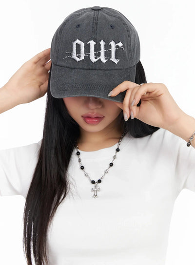 embroidered-graphic-baseball-cap-ia507 / Black