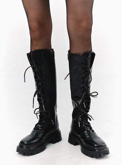 lace-up-faux-leather-boots-is321 / Black