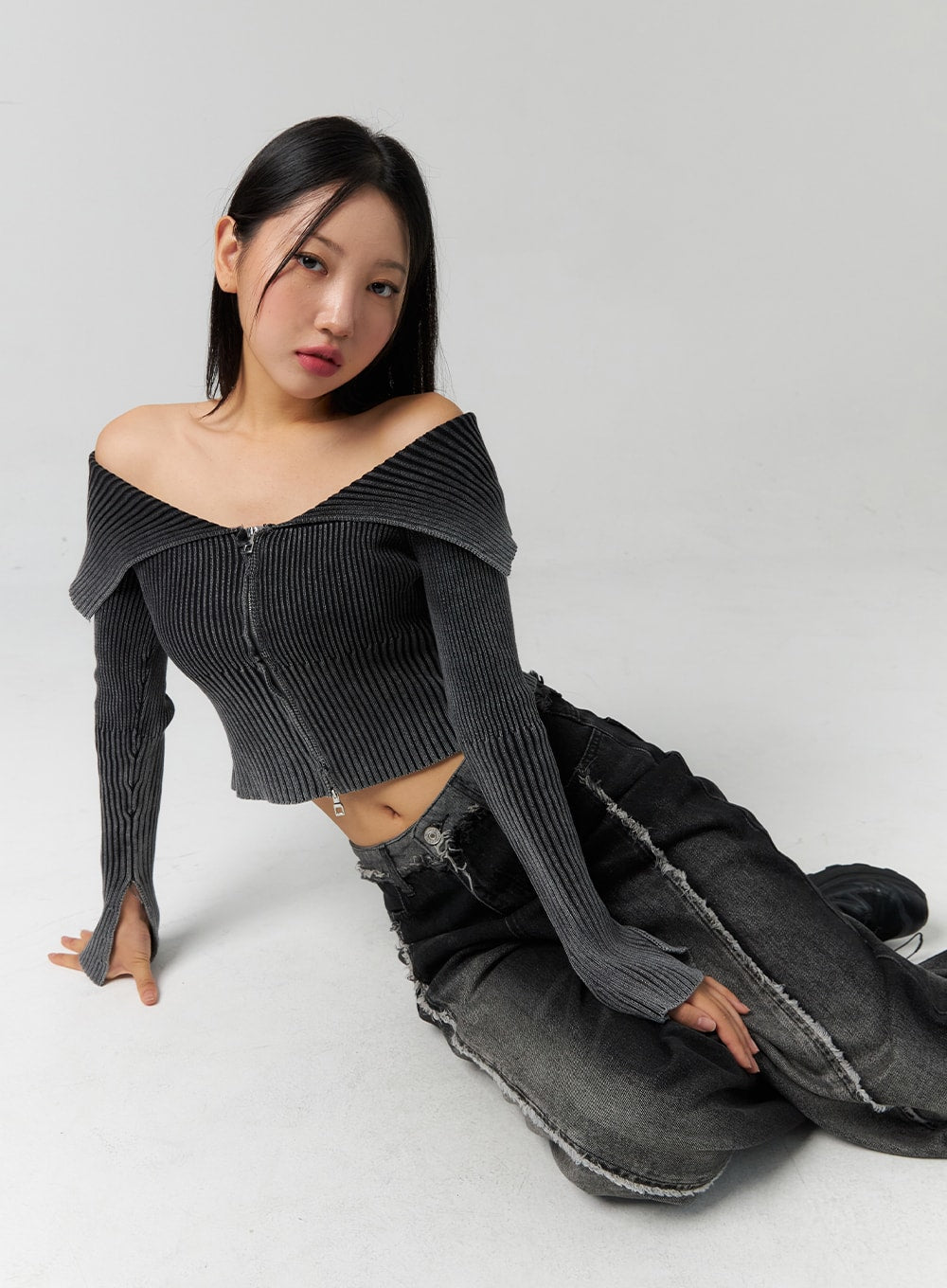 ribbed-off-shoulder-zip-up-sweater-cs326 / Black
