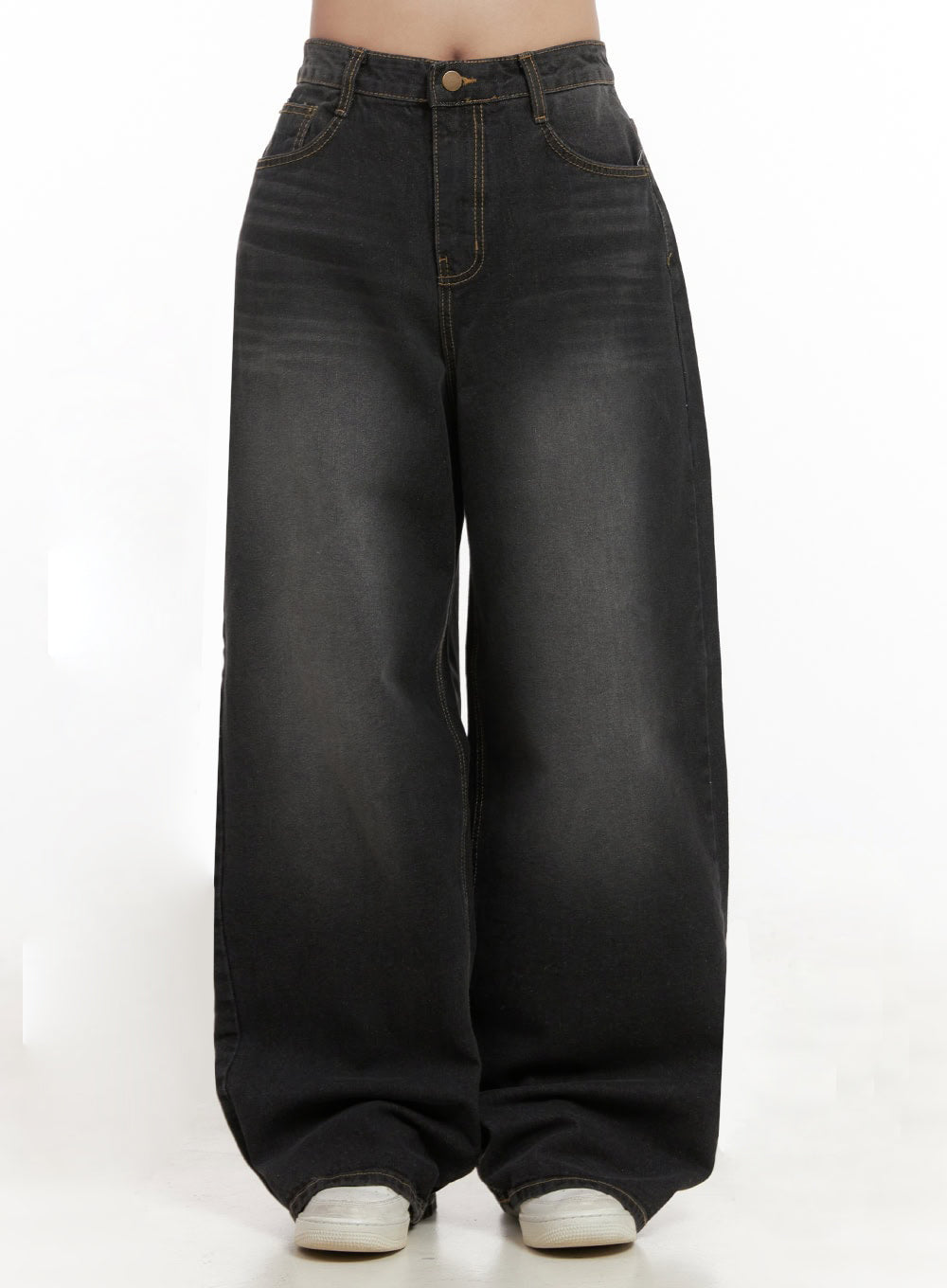 LEWKIN Christina Washed Baggy Jeans IJ510 in black, front product shot on model, high-waist wide-fit cotton denim with contrast stitching and washed finish, paired with white sneakers.