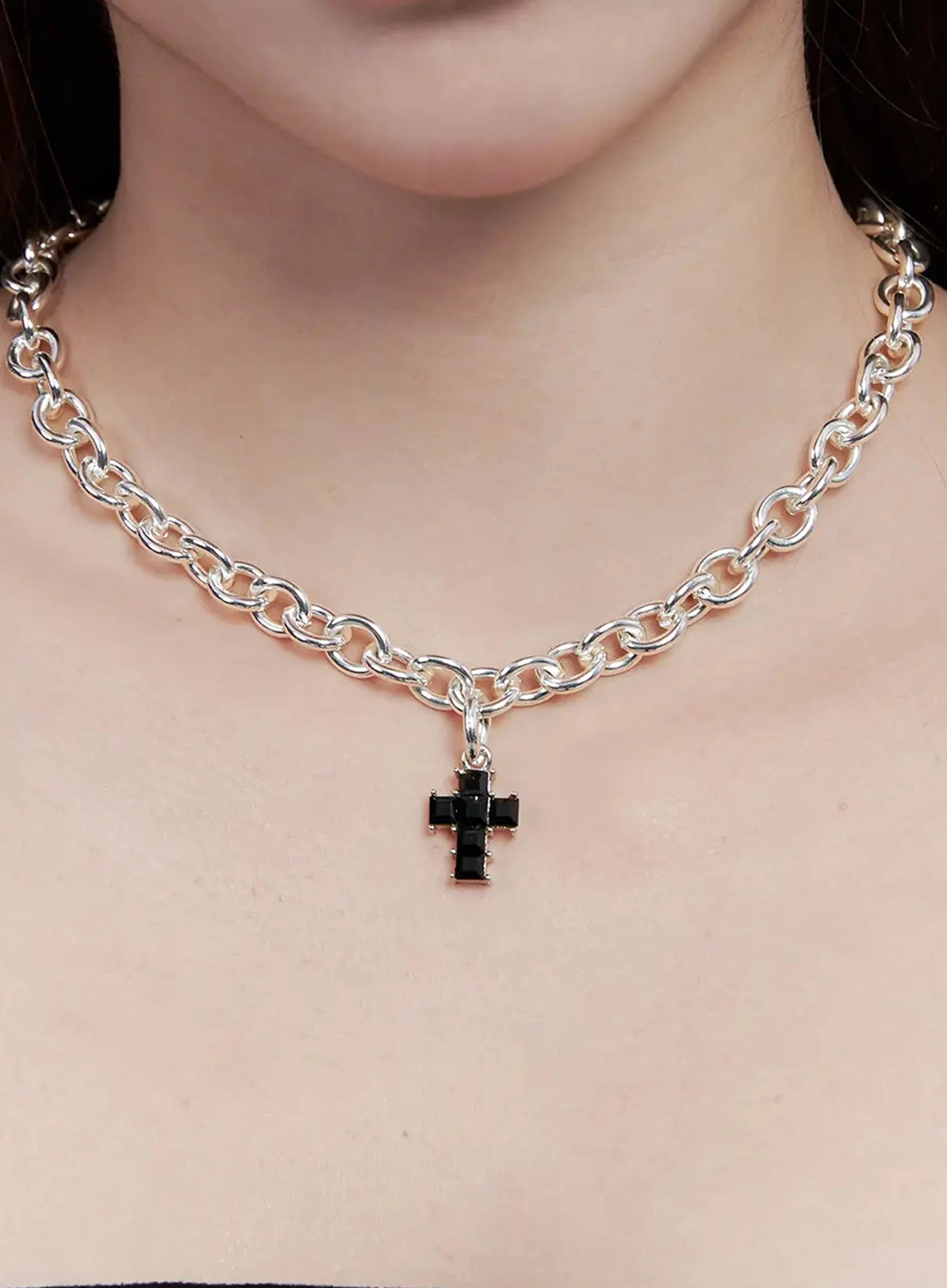 black-cross-chain-necklace-ig528 / Black