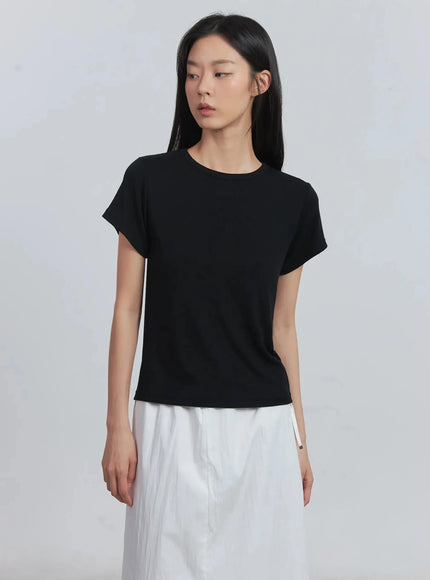 loose-fit-short-sleeve-tee-iu512 / Black