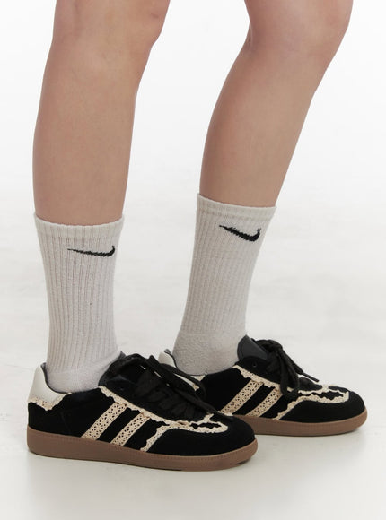 lace-trim-striped-sneakers-ij503 / Black