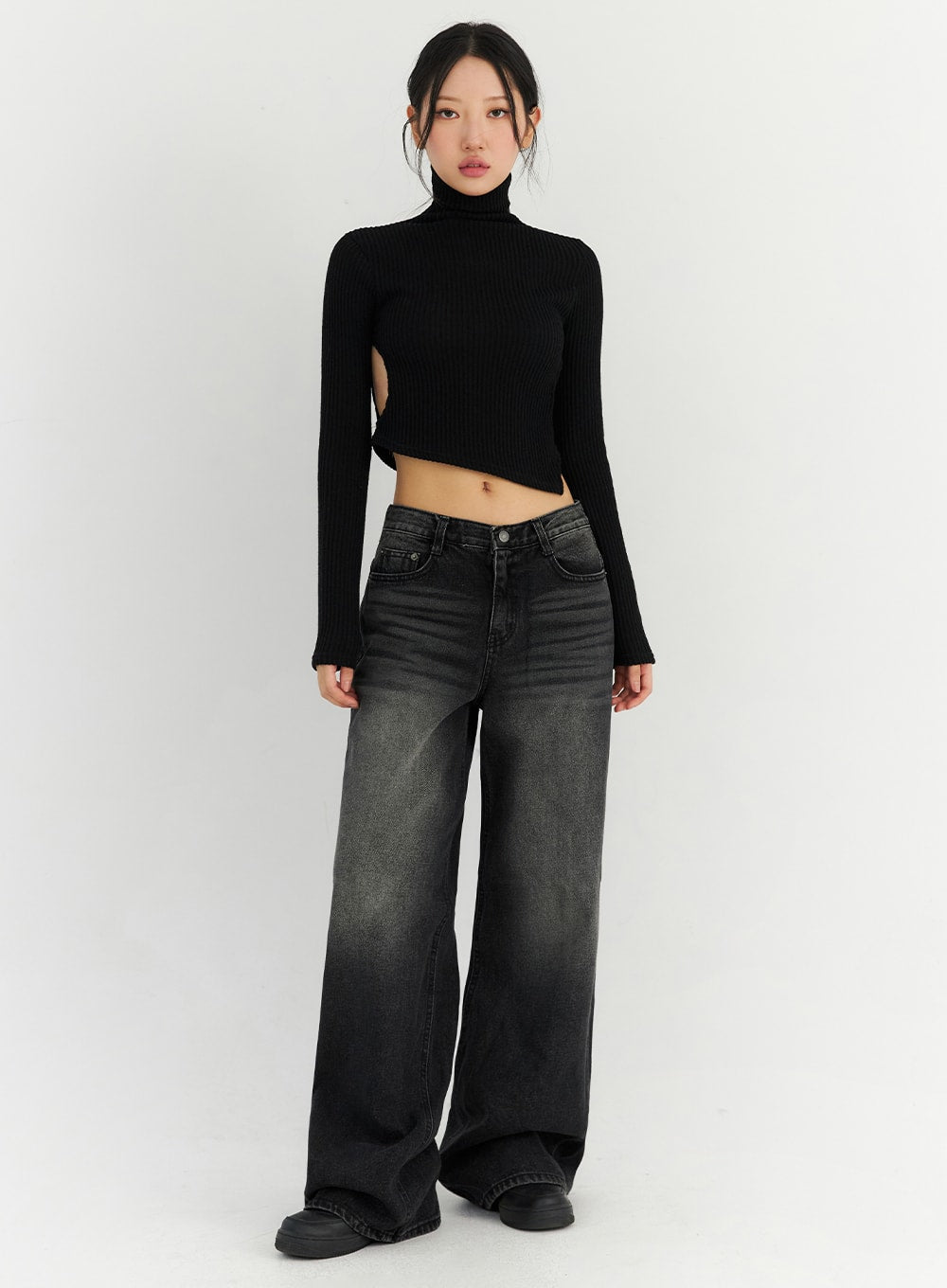 back-slit-washed-wide-leg-jeans-cn306 / Black