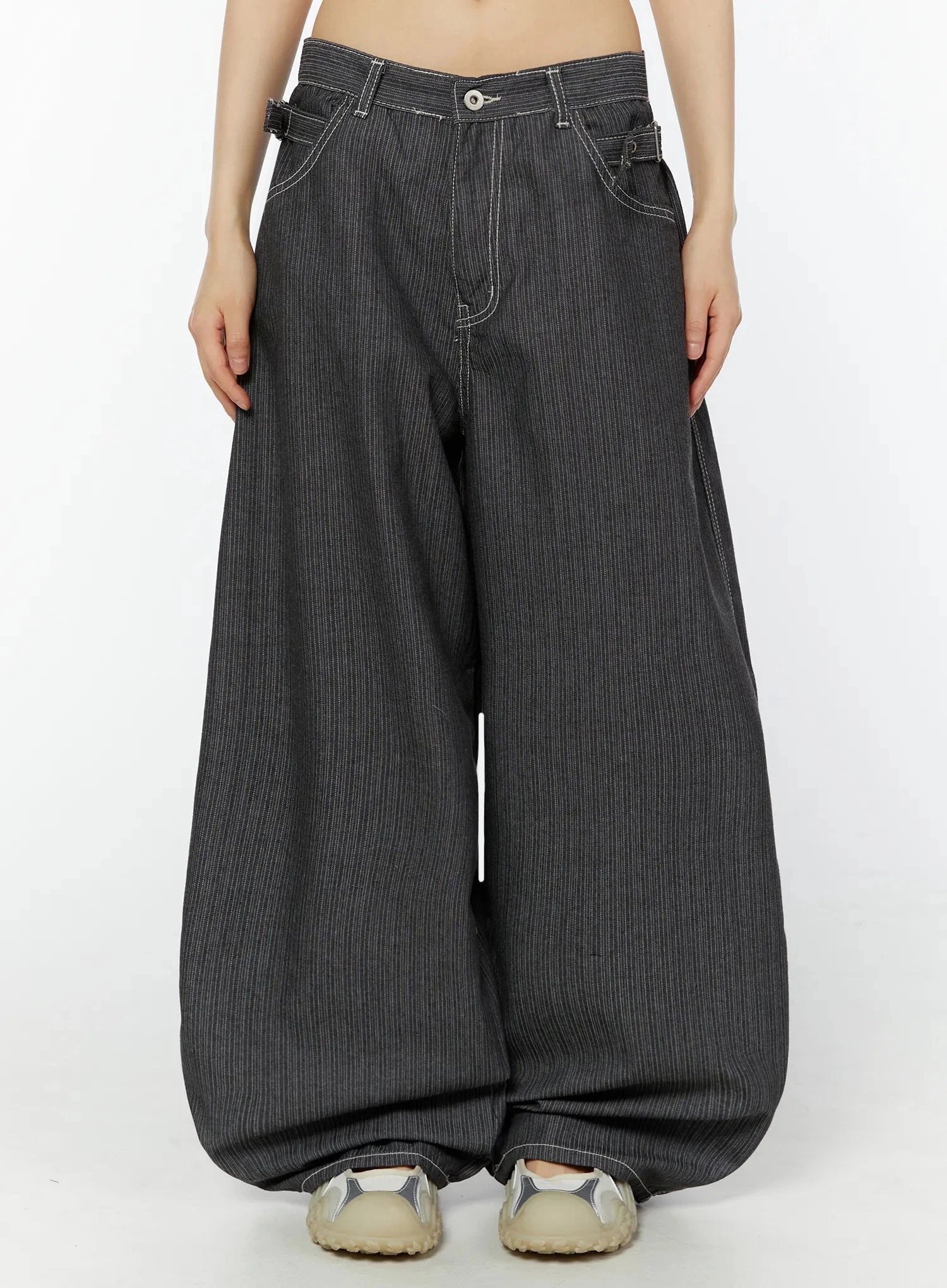 casual-baggy-stripe-pants-iu518 / Black