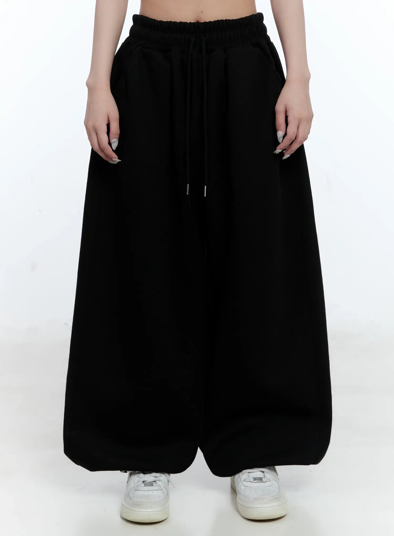 wide-leg-relaxed-fit-track-pants-cl530 / Black