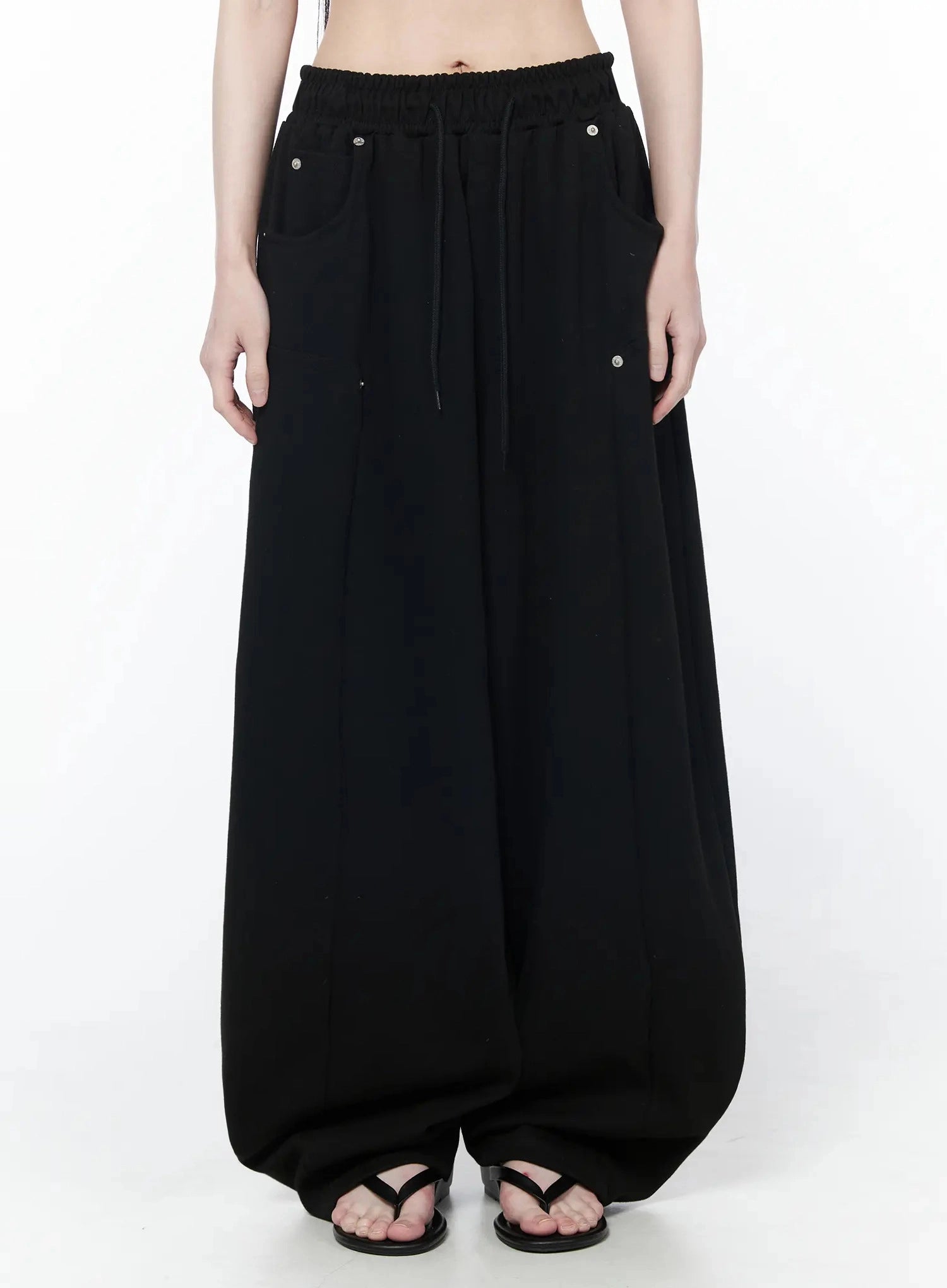 balloon-fit-sweatpants-iu512 / Black