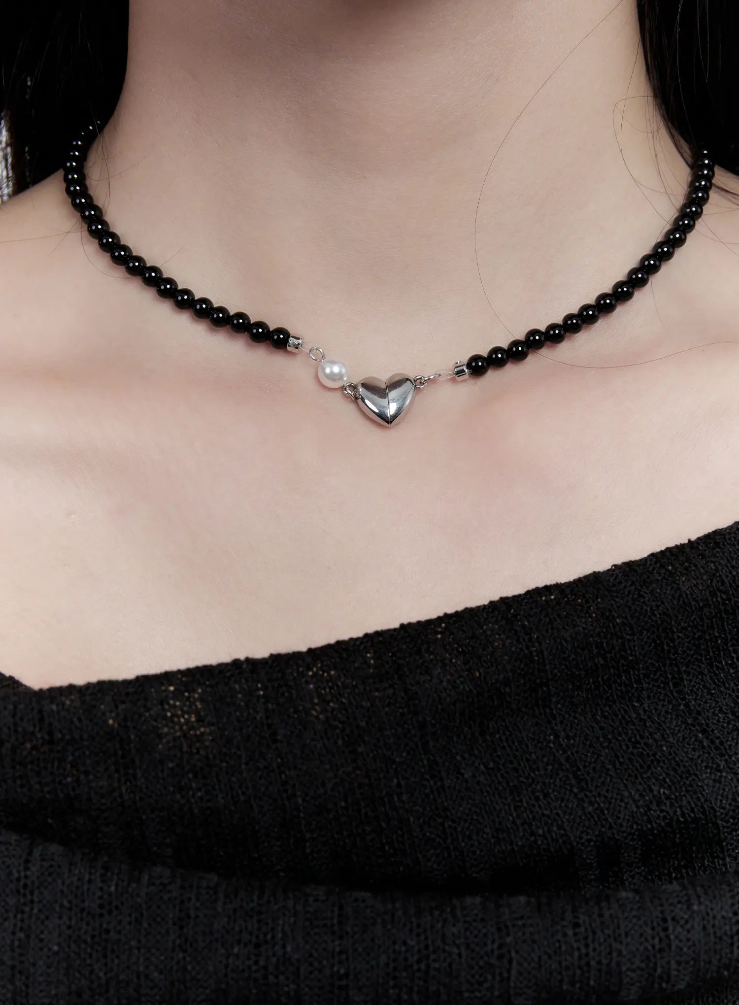 locking-heart-magnetic-necklace-cc0608 / Black