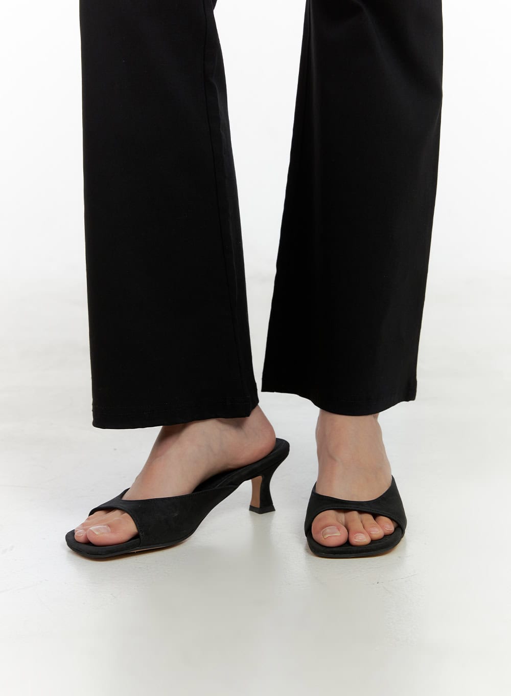 minimal-heel-sandals-ol411 / Black