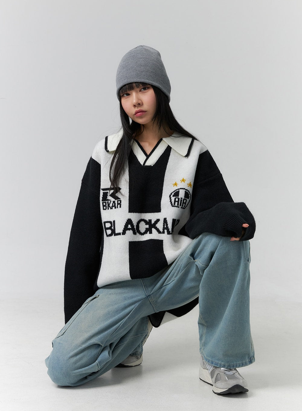 Block Core V-Neck Collar Graphic Knit Sweater (Unisex) CD307