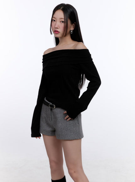 sleek-off-shoulder-asymmetrical-top-cj513 / Black