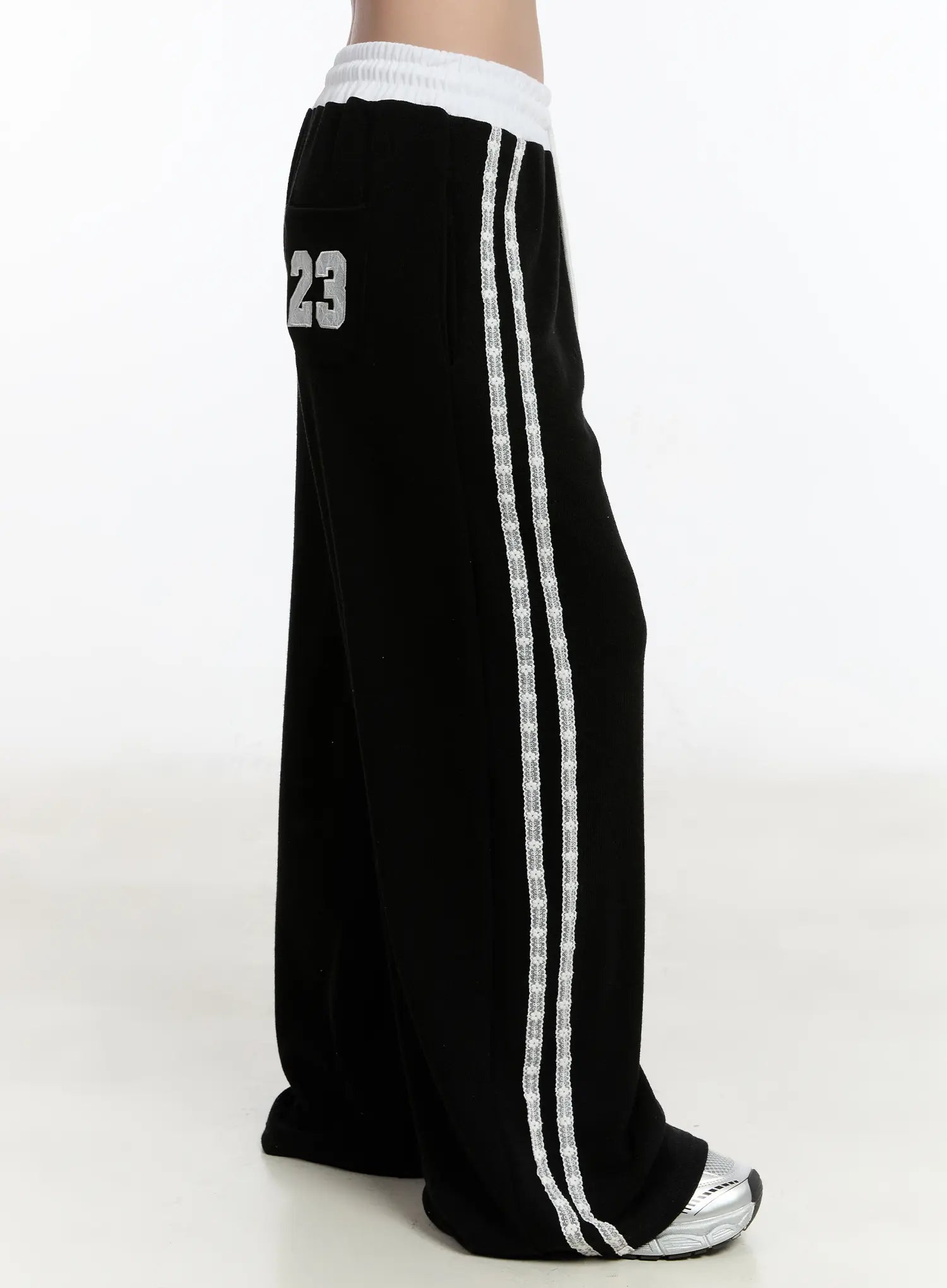 striped-lace-sweatpants-cm511 / Black