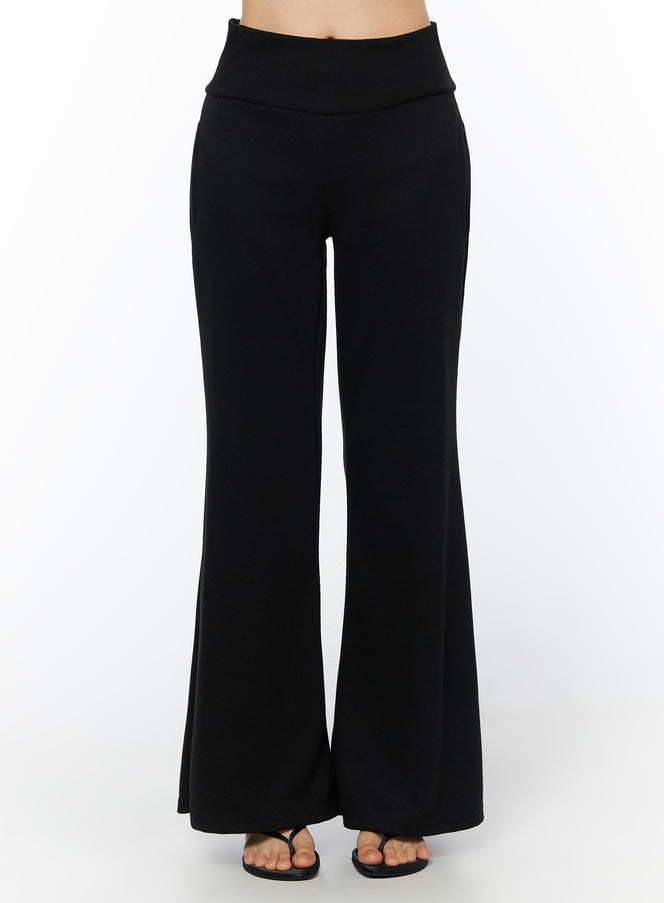 slim-fit-flared-yoga-pants-iu516 / Black