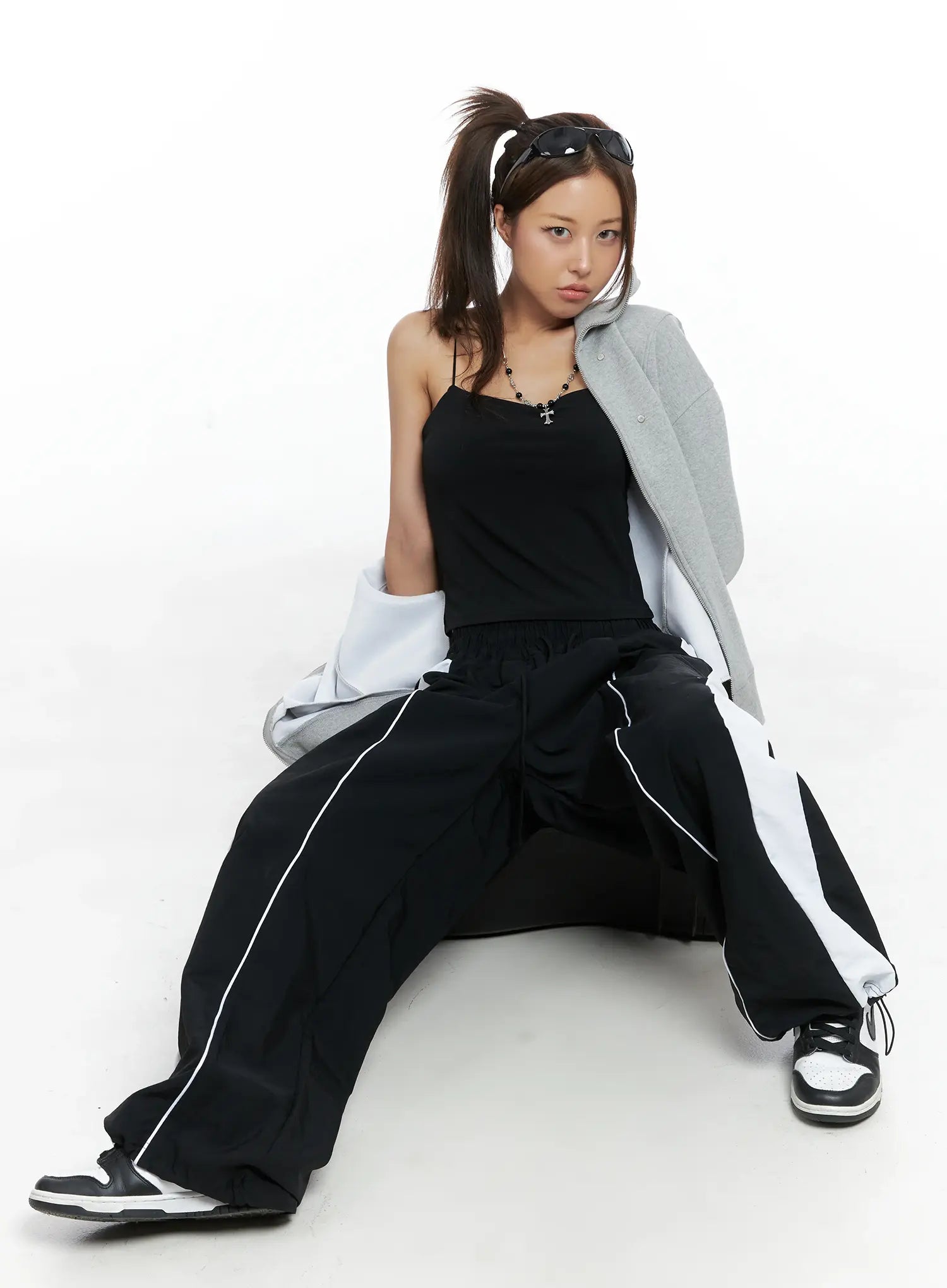 contrast-stripe-nylon-track-pants-cs505 / Black