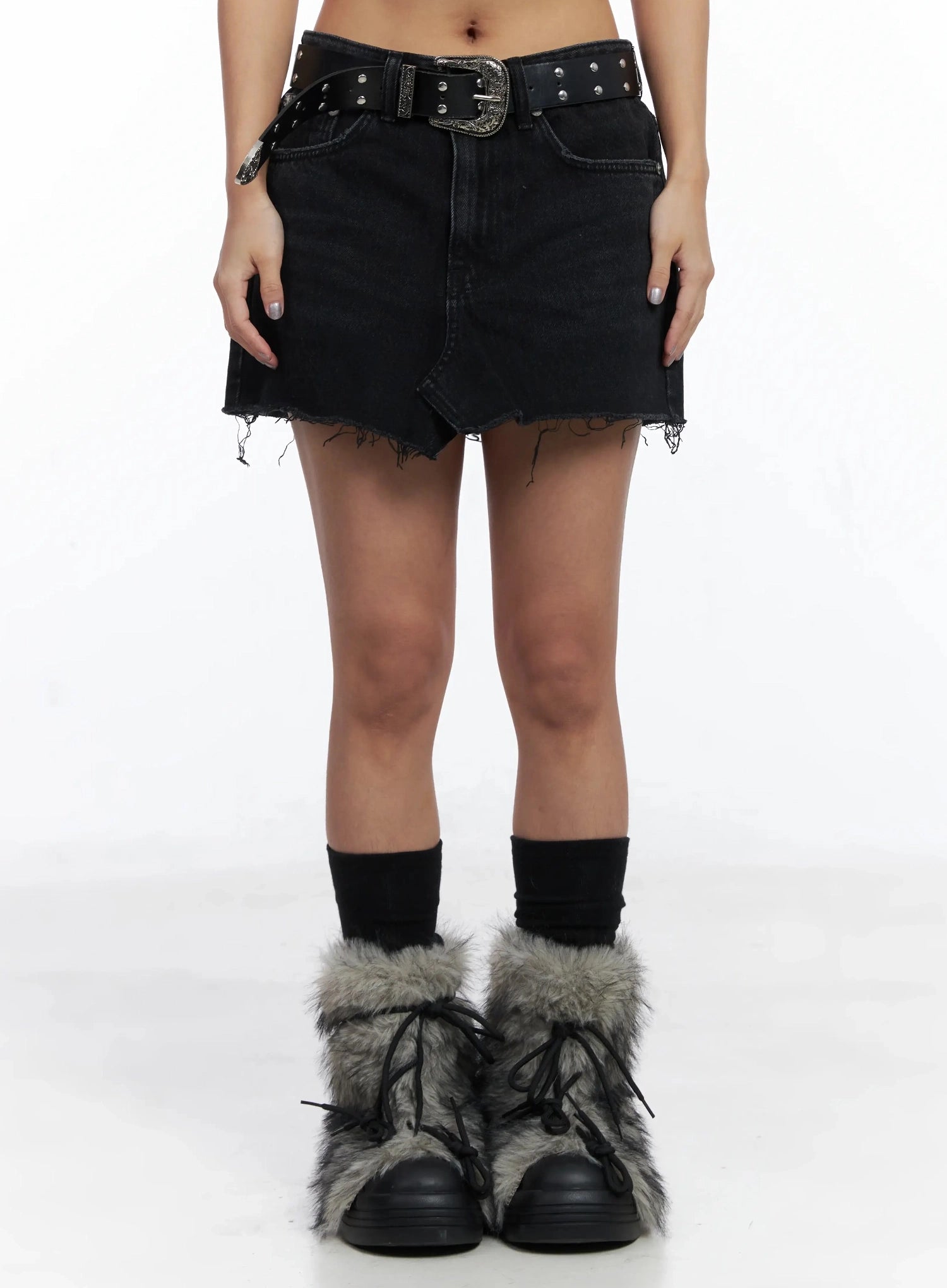distressed-denim-mini-skirt-in528 / Black