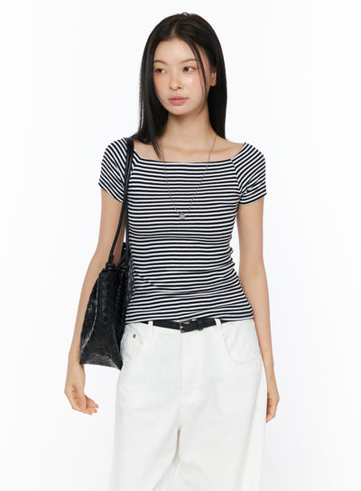 stripe-off-shoulder-top-iu516 / Black