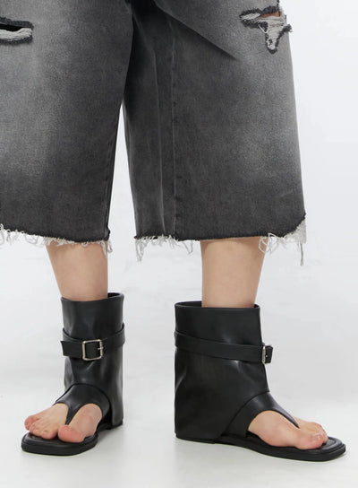 modern-buckle-gladiator-sandals-iu509 / Black
