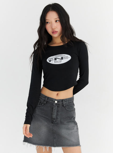 round-neck-graphic-crop-tee-cn306 / Black