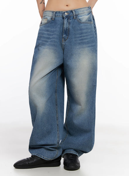Ruthie Side Pleat Relaxed-Fit Jeans IS515 - Acubi style | LEWKIN