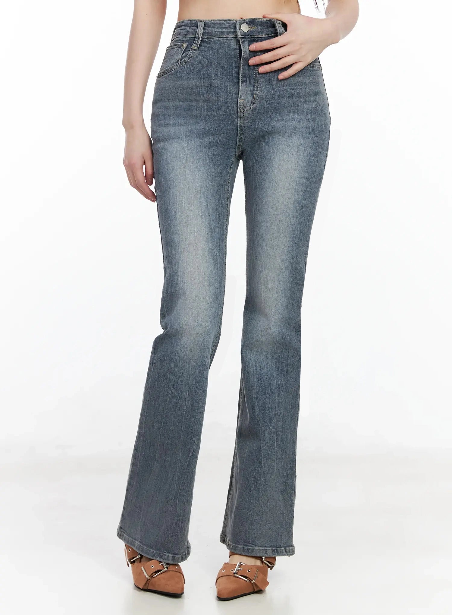chlo-high-rise-bootcut-jeans-im523 / Blue