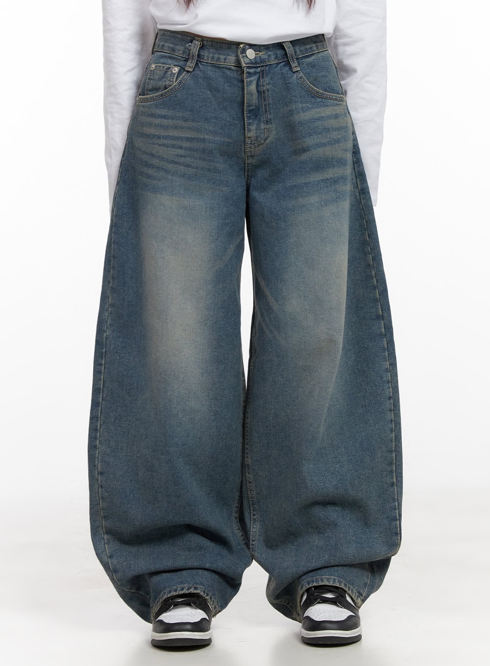 LEWKIN Mikaela Comfy Baggy Jeans CD411 in blue, front waist-to-hem close-up on model, ultra-wide washed cotton denim, extreme balloon leg silhouette, paired with sneakers.