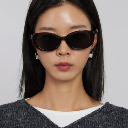 jewel-slim-oval-sunglasses-ij508 / Brown