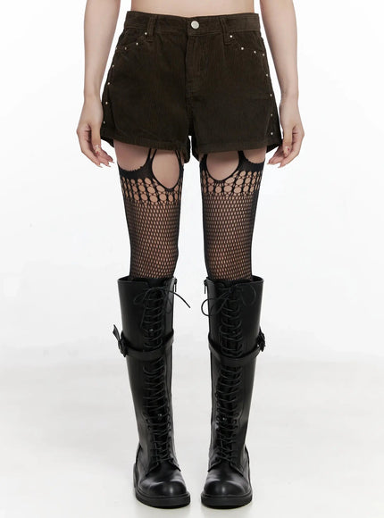 corduroy-studded-shorts-in525 / Brown