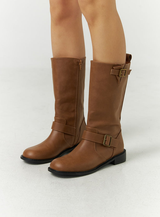 buckled-flat-lug-sole-boots-cd301 / Brown