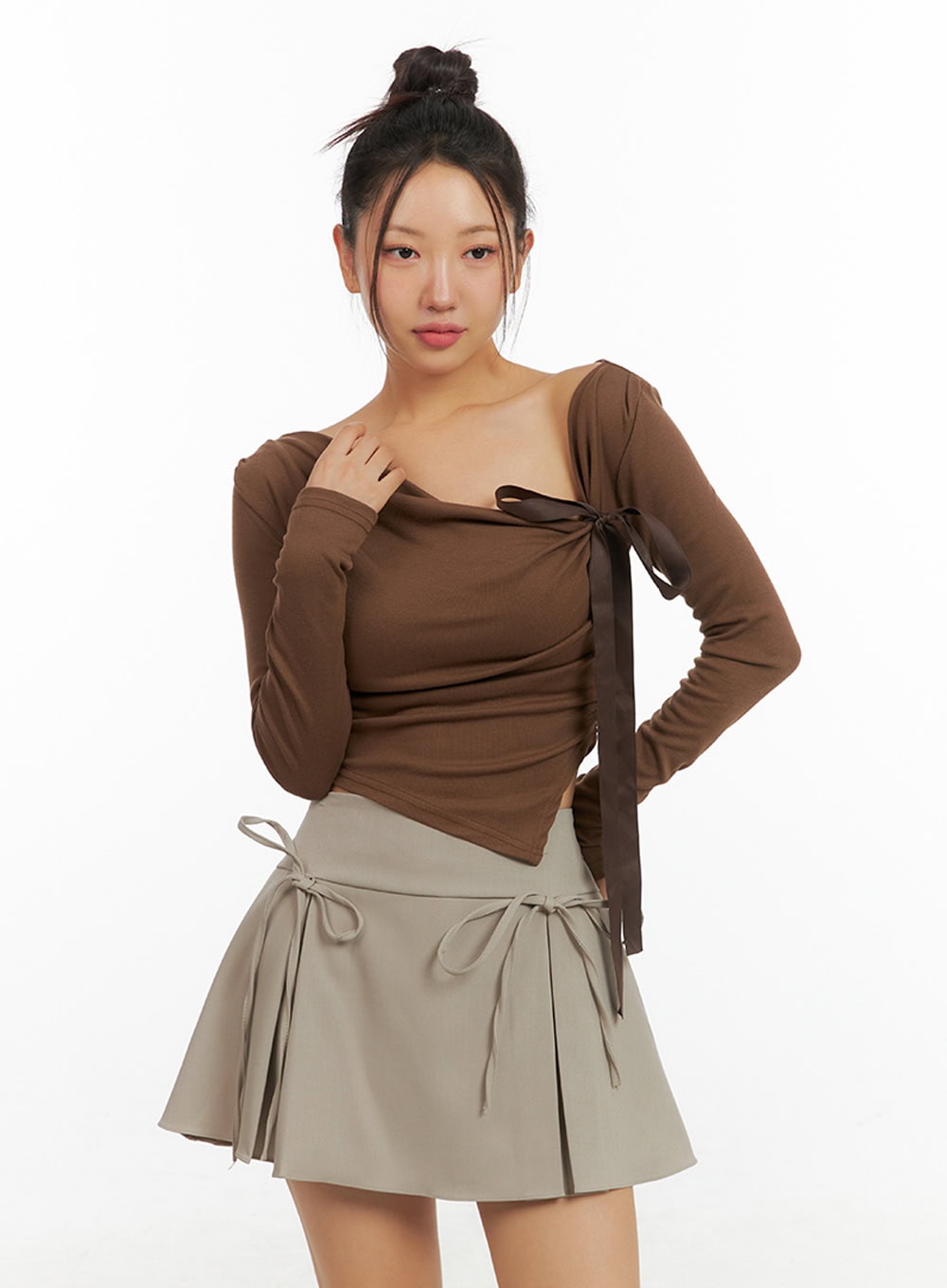 ribbon-asymmetrical-slit-top-is402 / Brown