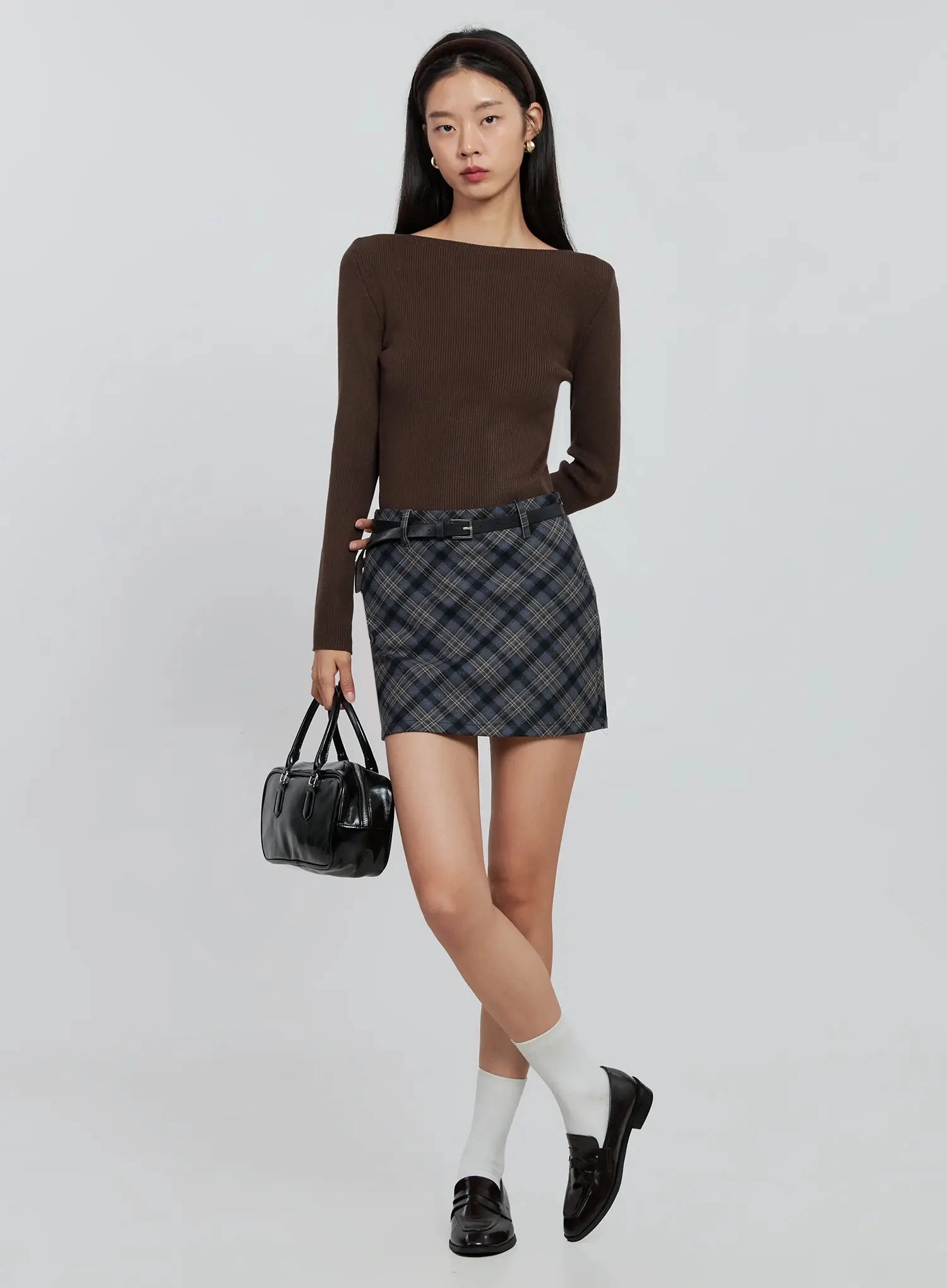 chic-boat-neck-sweater-in507 / Brown