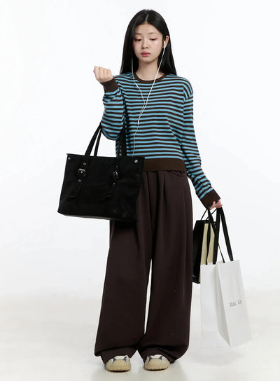 striped-round-neck-knit-top-im519 / Dark brown