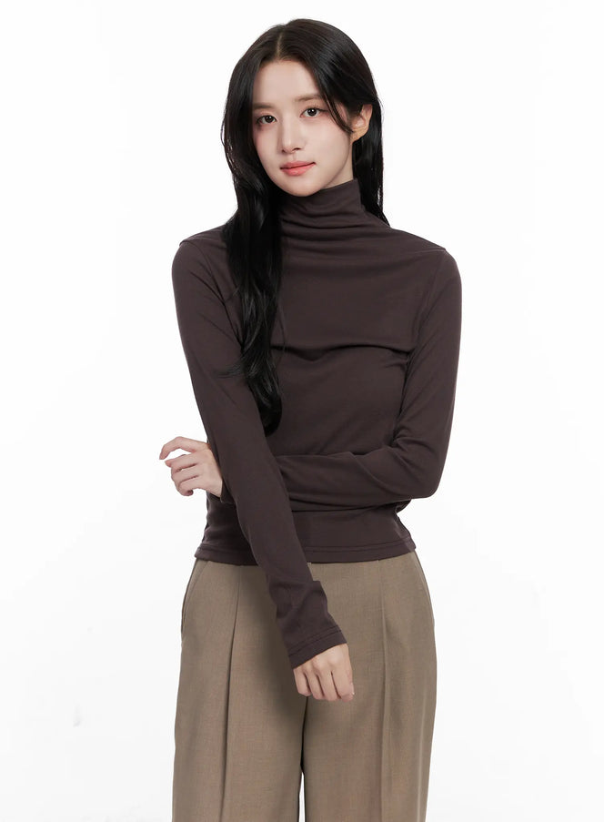 basic-loose-fit-turtleneck-long-sleeve-co523 / Dark brown