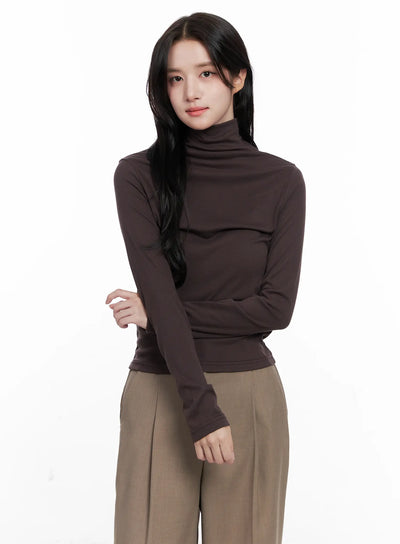 basic-loose-fit-turtleneck-long-sleeve-co523 / Dark brown