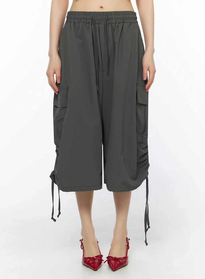 adjustable-cargo-bermuda-pants-iy526 / Dark gray